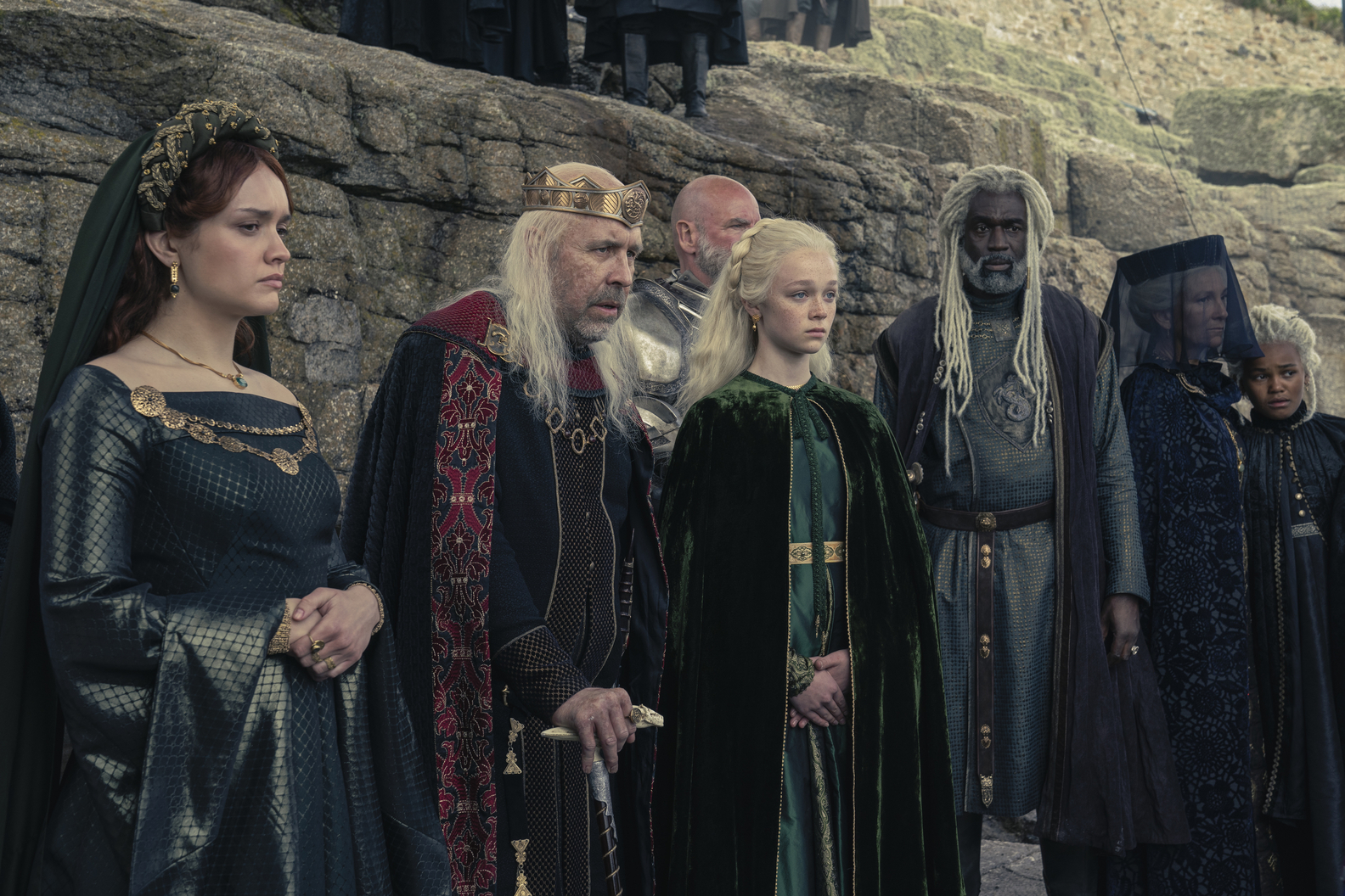 the-king-and-alicent-their-daughter-helaena-with-lord-corlys-velaryon-and-princess-rhaenya-and-baela-targaryen-2