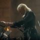 daemon-putting-crown-on-viserys