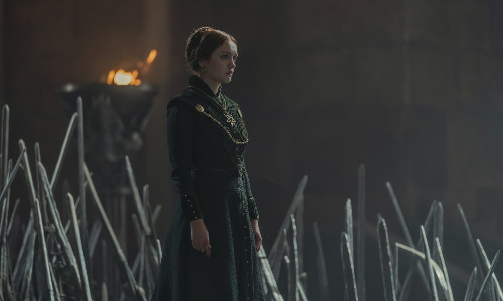 olivia-cooke-as-queen-alicent-house-of-the-dragon-episode-8-2