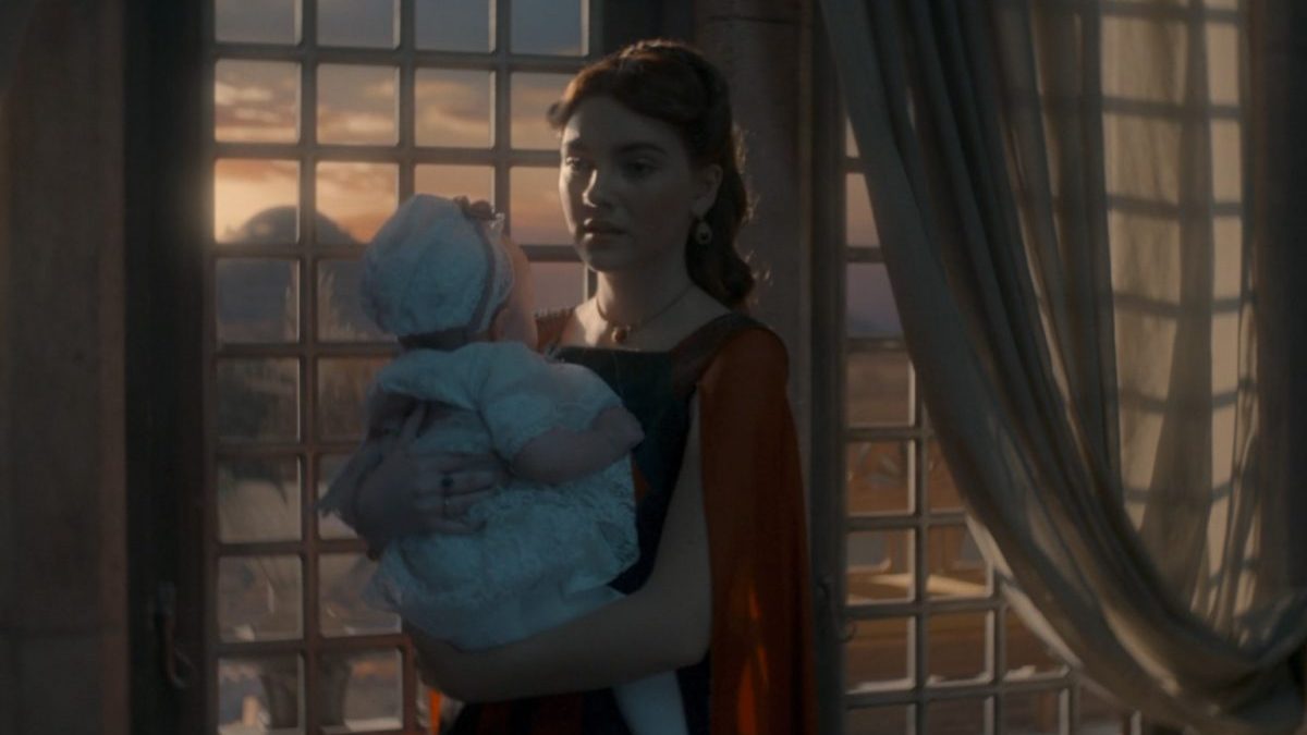 baby helaena with alicent death foreshadowing in house of the dragon