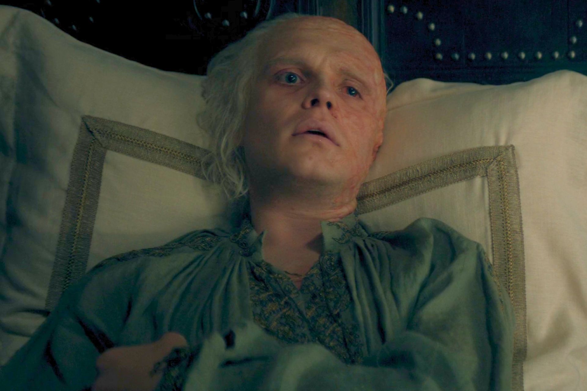 Aegon lying injured in bed